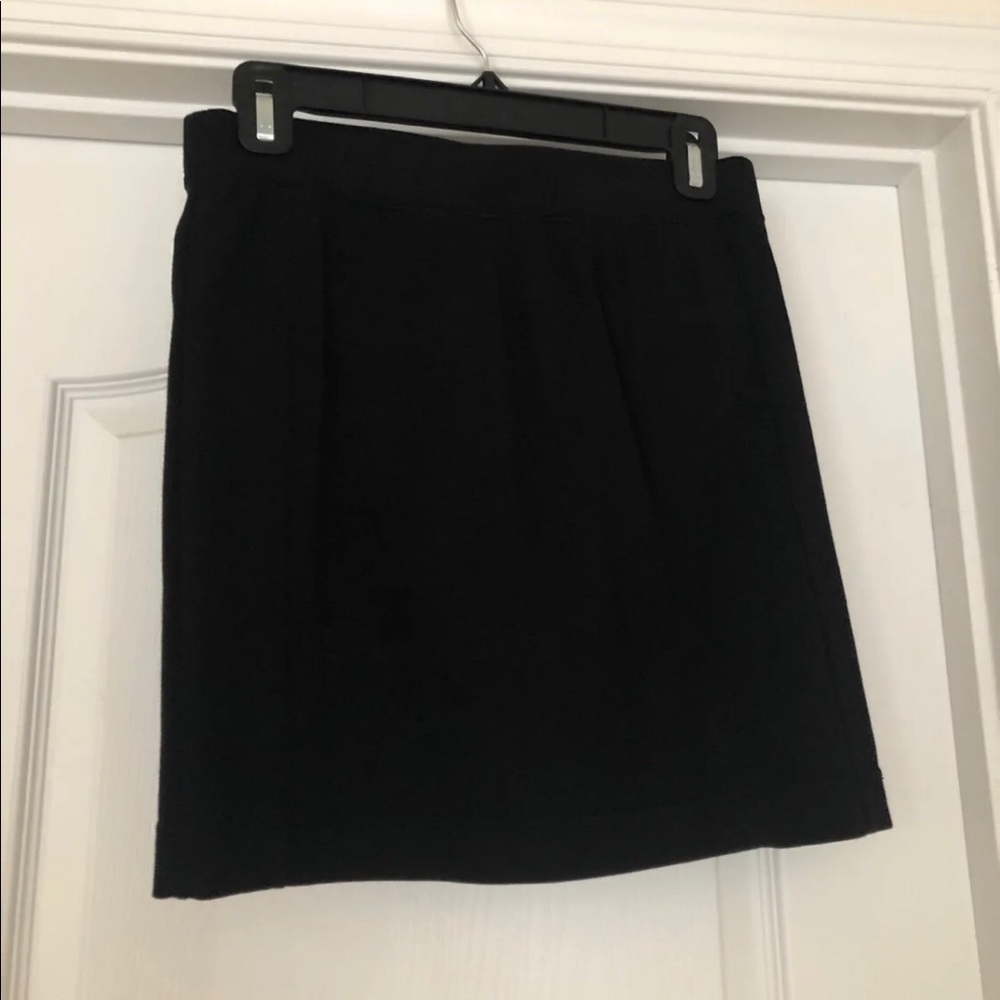 NWT mini skirt - Picture 2 of 3